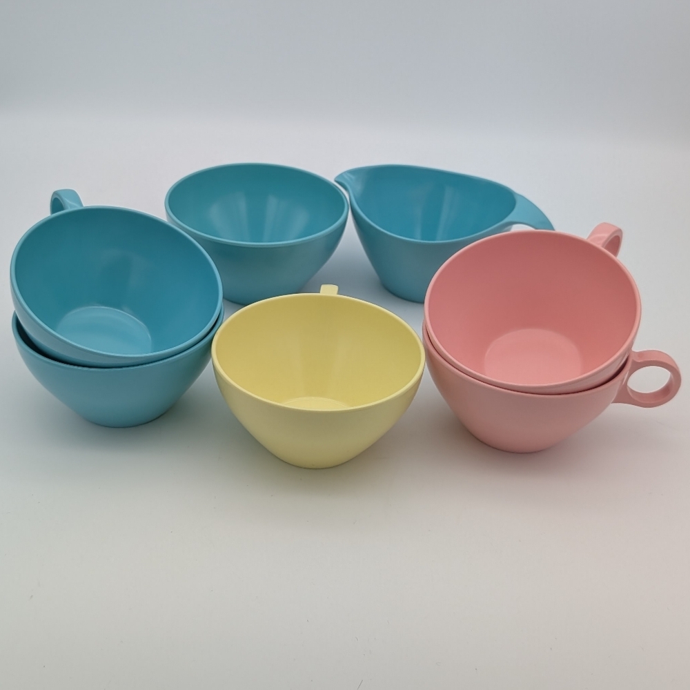Vintage Prolon Beverly Melamine Coffee/Tea Cups w/Cream And Sugar Dish - 7 Piece